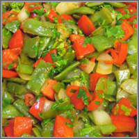 Острый салат из фасоли с перцами